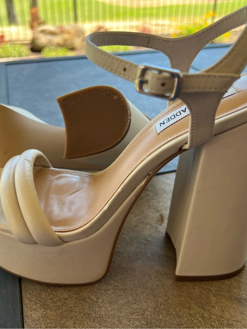 Steve Madden cream platform
